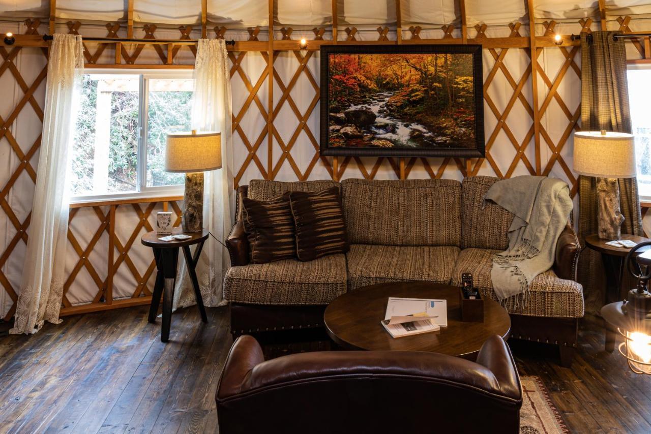 Villa Tranquil Haven Luxy Yurt - Creekside Glamping With Private Hot Tub Topton Exterior foto